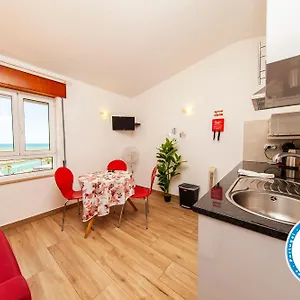  Apartment A38 - Rising Sun Top-floor Flat